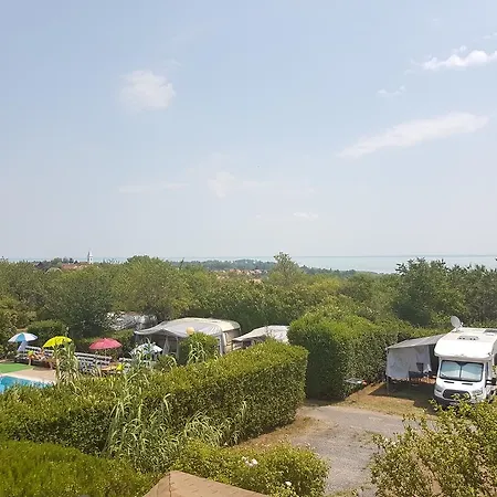 曼德尔露营地 * 保洛兹瑙克