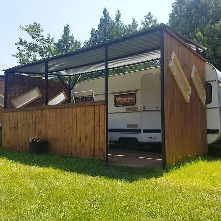 曼德尔露营地 * 保洛兹瑙克